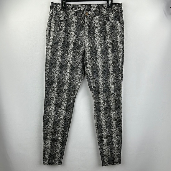Hue Snakeskin Vegan Leather Skinny Pants - Picture 1 of 9
